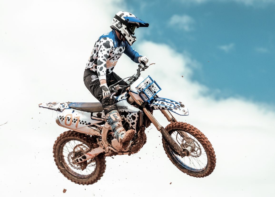 Portada de Estreno / Brasil: Yamaha y AlmapBBDO hicieron una activación para el campeonato de Motocross