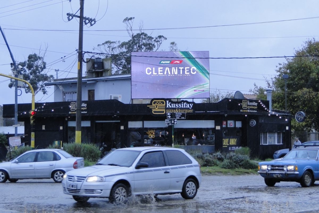 Portada de Campaña de VMEDIOS para Puma Energy Cleantec en vía pública digital