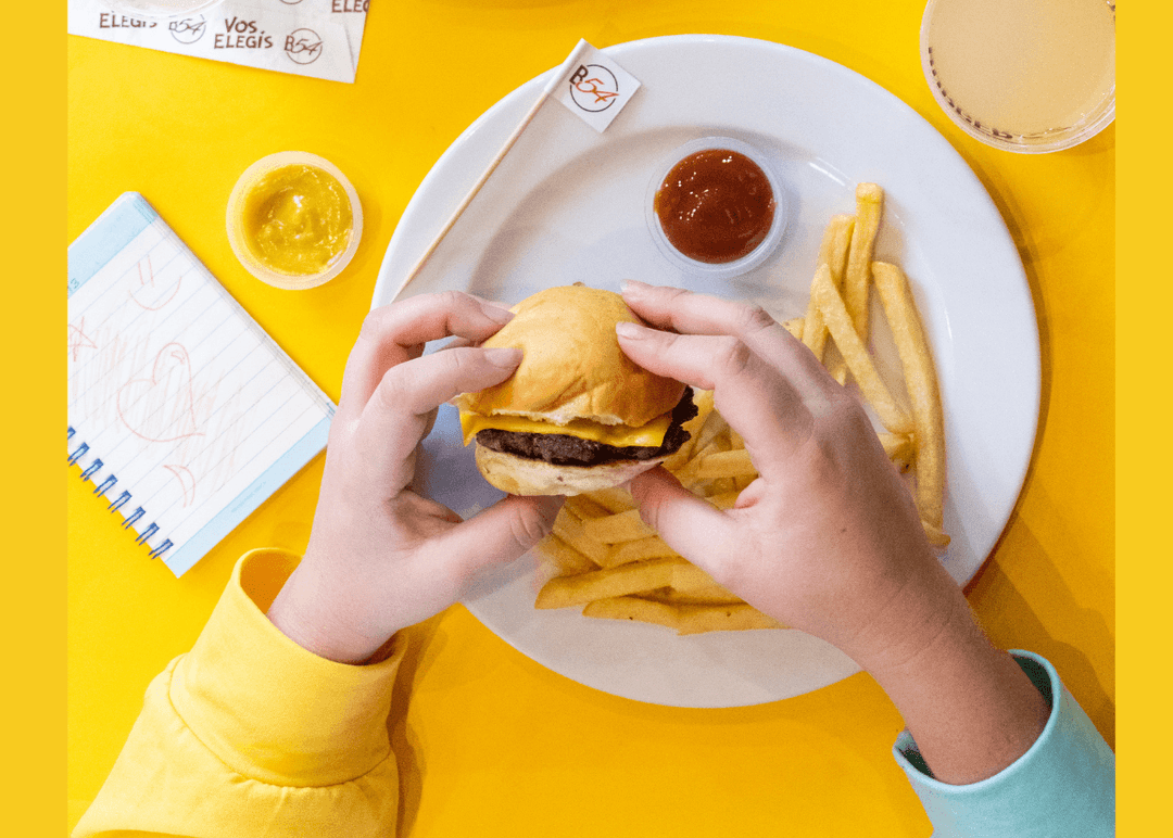 Portada de Burger 54 ofrece descuentos para el día del niño 