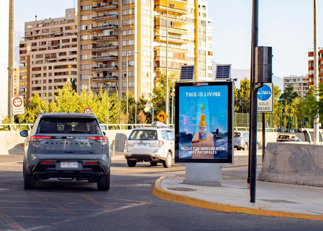 Portada de Global Vía Pública consolida un enfoque Smart City en América Latina