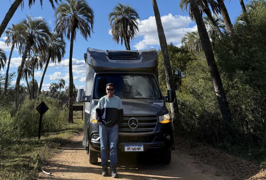 Portada de Humo Rojo: publicidad desde las rutas argentinas