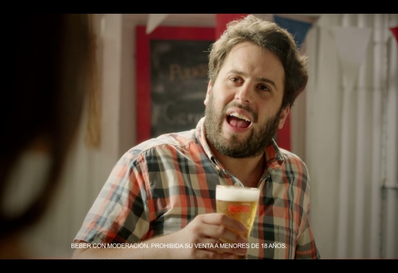 Portada de “Estamos todos en la misma”, pre-estreno de Cravero para Brahma