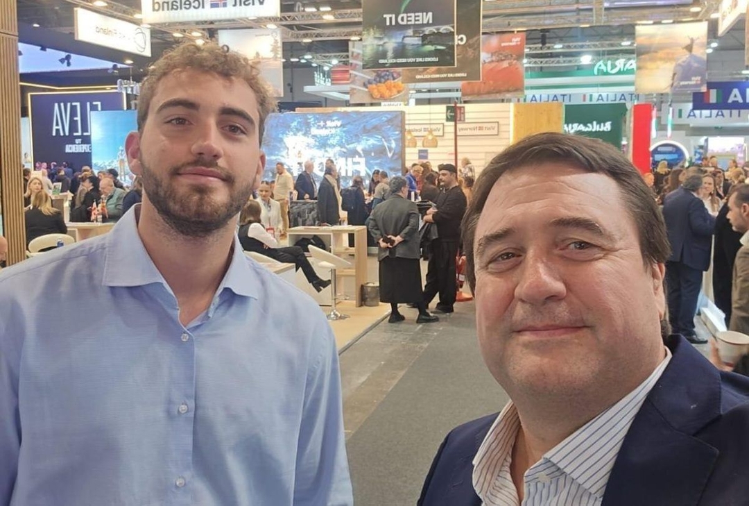 Portada de Latcom compartió su mirada estratégica sobre el rol del Out of Home en FITUR 2026