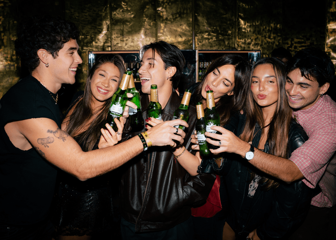 Portada de Stella Artois presenta una activación junto a Uriburu y Kalis Pizza 