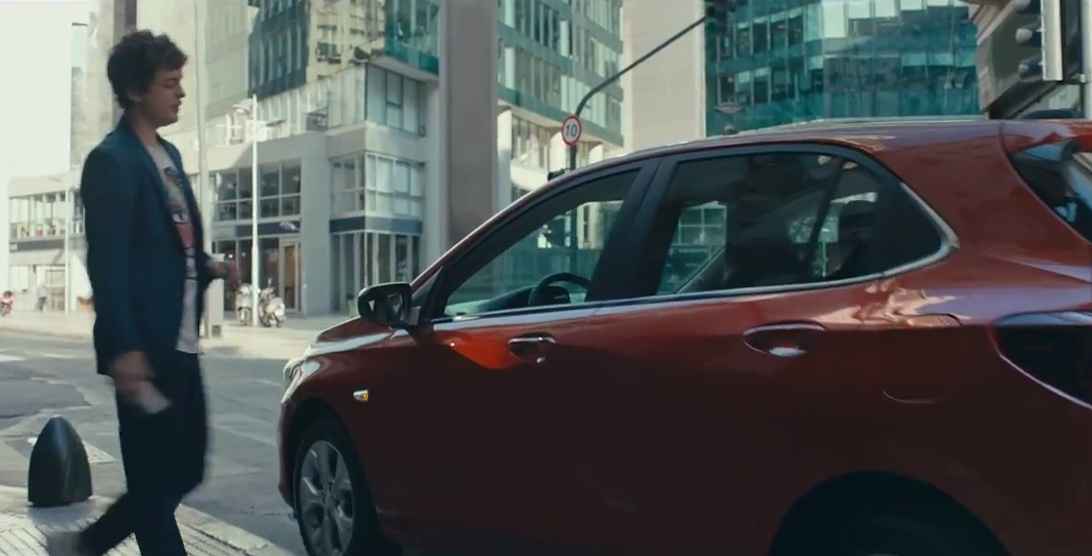 Portada de Se presentó la nueva generación del Chevrolet Onix con acciones digitales y el comercial "Vino a cambiarlo todo"