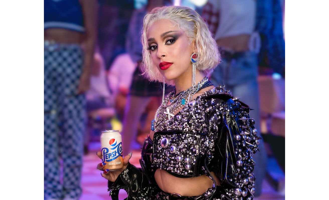 Portada de Pepsi presenta Soda Shop con un musical protagonizado por Doja Cat y su versión moderna de "Grease"