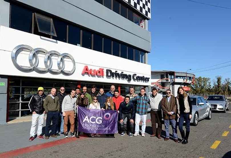 Portada de ACG invitó a sus clientes a participar del Audi Driving Experience