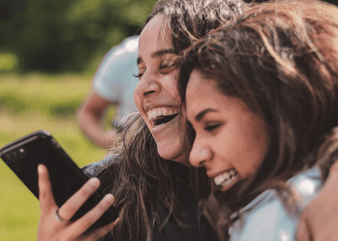 Portada de La amistad no tiene algoritmo: Social Hub analiza la redefinición del vínculo en redes