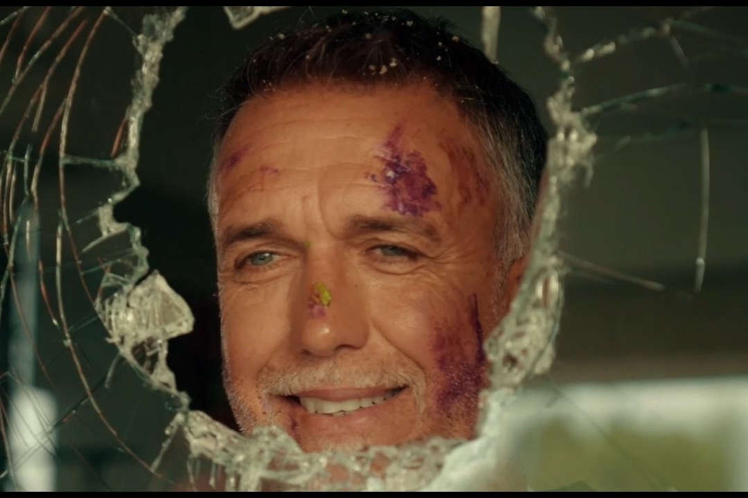 Portada de “Romper un vidrio, encontrar a Batistuta”, la nueva campaña de EA Sports FC con We Are Laugh