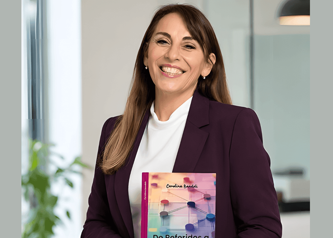 Portada de Carolina Bandoli presentará su segundo libro