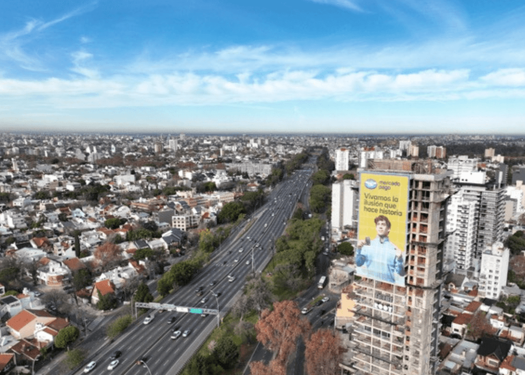 Portada de Nació UrbanoAds, empresa OOH con un enfoque diferencial
