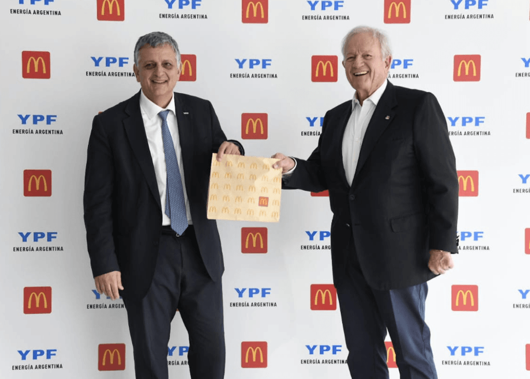 Portada de YPF y McDonald’s firman acuerdo estratégico